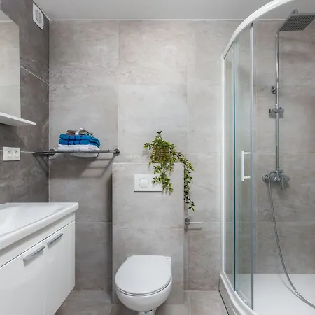 Moderne In Mit Schoener Terrasse By Interhome Апартаменты *