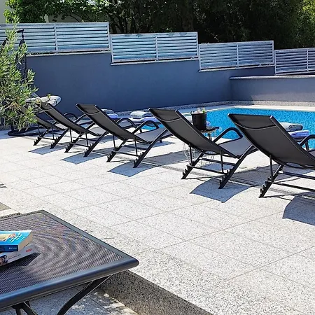 Апартаменты Moderne In Mit Schoener Terrasse By Interhome Цриквеница