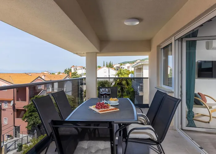 Moderne In Crikvenica Mit Schoener Terrasse By Interhome * Цриквеница