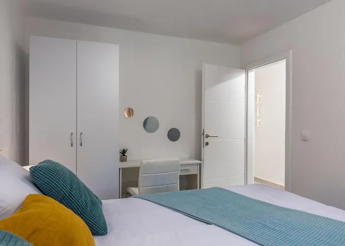 Moderne In Crikvenica Mit Schoener Terrasse By Interhome Апартаменты *