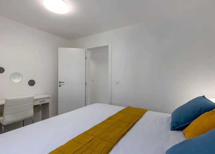 Moderne In Crikvenica Mit Schoener Terrasse By Interhome Апартаменты Цриквеница