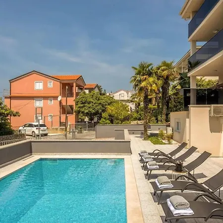 شقة Moderne In Crikvenica Mit Schoener Terrasse By Interhome تْسْغيكفانِتْسا