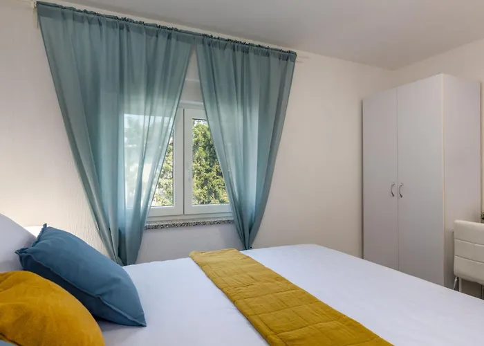 شقة Moderne In Crikvenica Mit Schoener Terrasse By Interhome